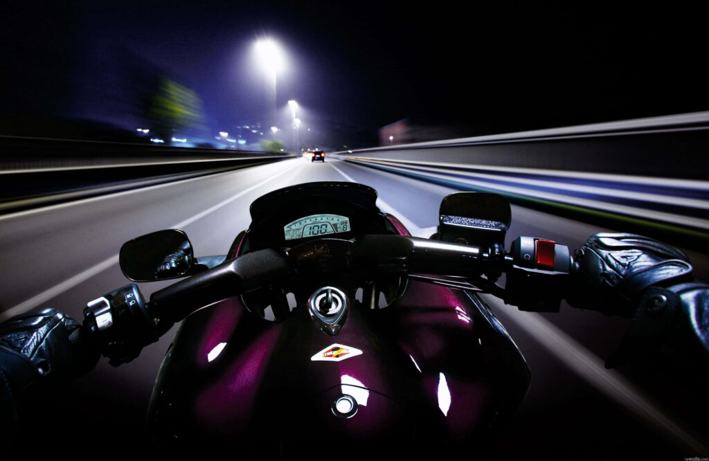 Dynamic Motorcycle Wallpaper: Thrilling Night Cityscape Speed Visuals
