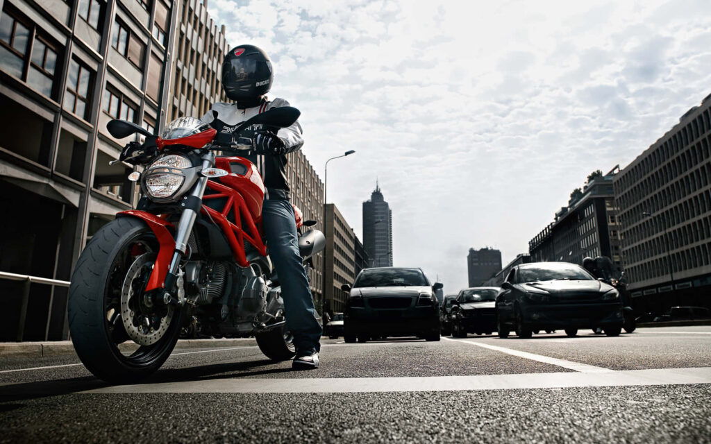 Thrilling Urban Motorcycle Wallpaper: Speed, Adventure & City Vibes