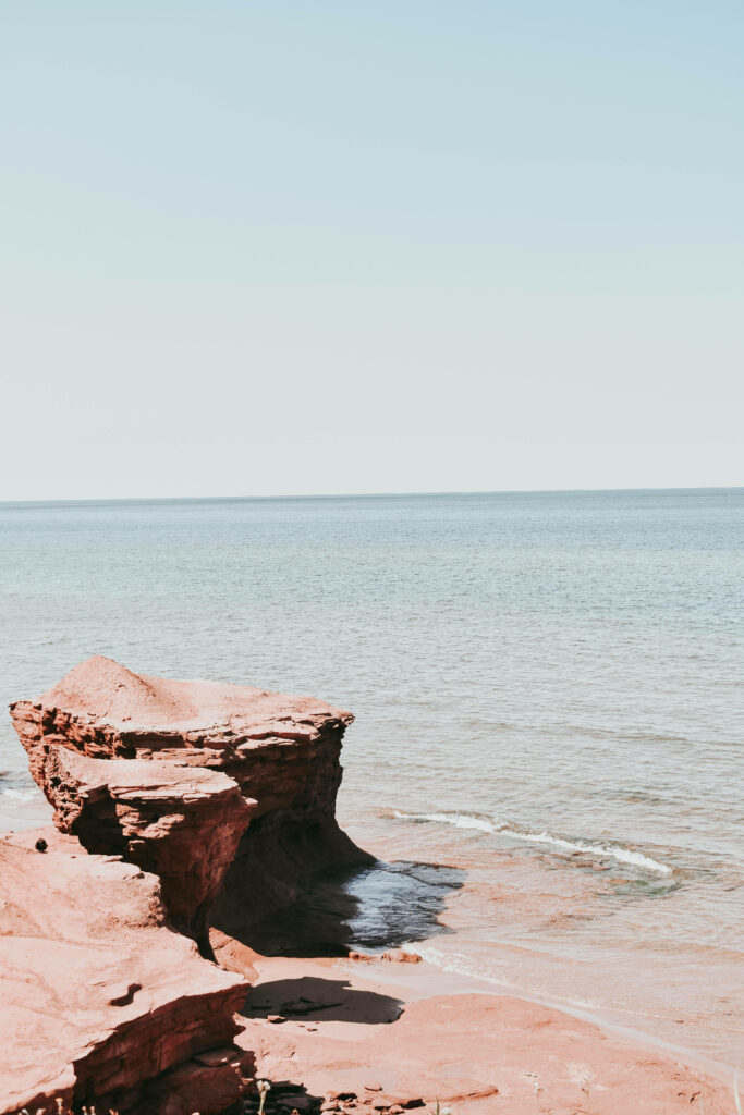 Stunning Thunder Cove Beach iPhone Wallpaper - Red Cliffs & Blue Ocean