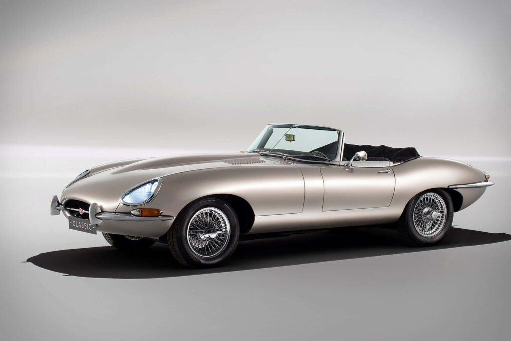 Elegant 1961 Jaguar E-Type Wallpaper – Classic Convertible Design