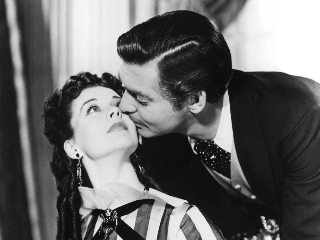 Romantic Black-and-White Wallpaper of Rhett & Scarlett’s Timeless Kiss