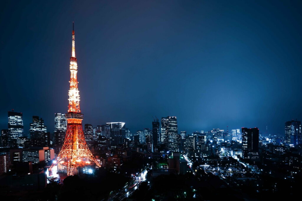 Nighttime Splendor: Tokyo Tower Illuminated in HD Wallpaper