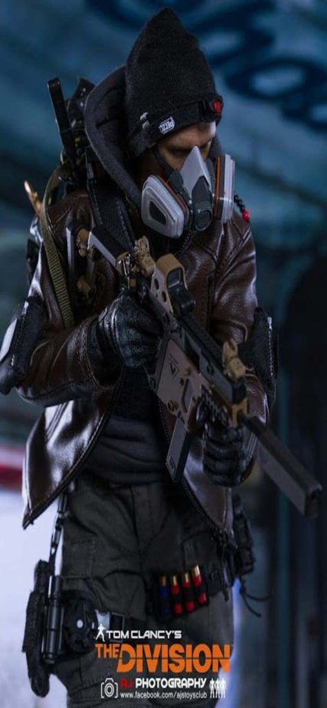 Tactical agent action figure from Tom Clancy's The Division with mask beanie and submachine gun Wallpaper