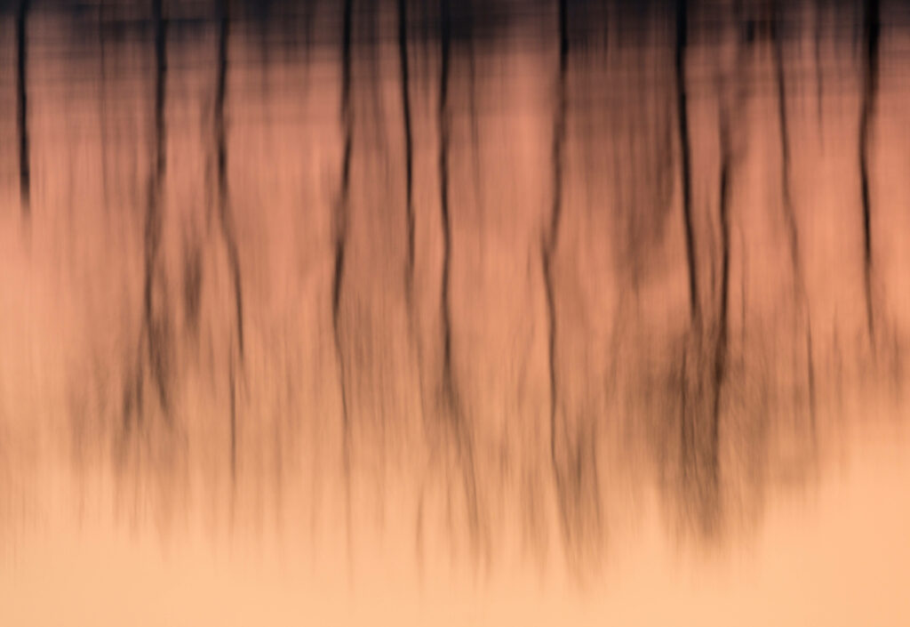 Trippy Black-Beige Gradient Wallpaper: Dreamy Abstract Background