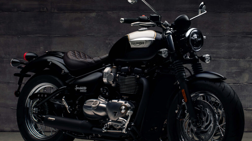 Stunning Triumph Motorcycle Wallpaper: Classic Design & Matte Finish