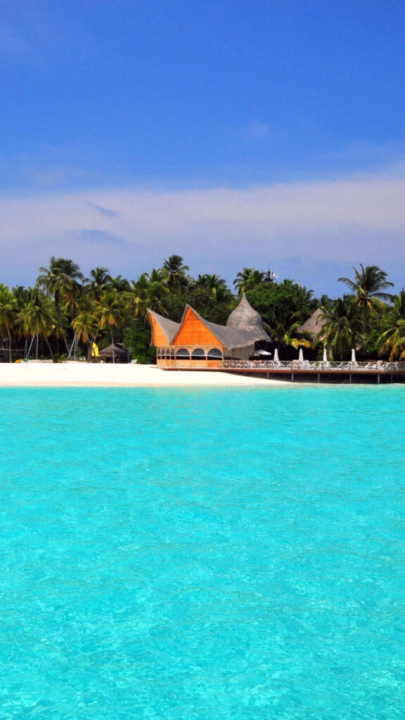 Tropical Maldives Wallpaper: Turquoise Waters & Sandy Beaches
