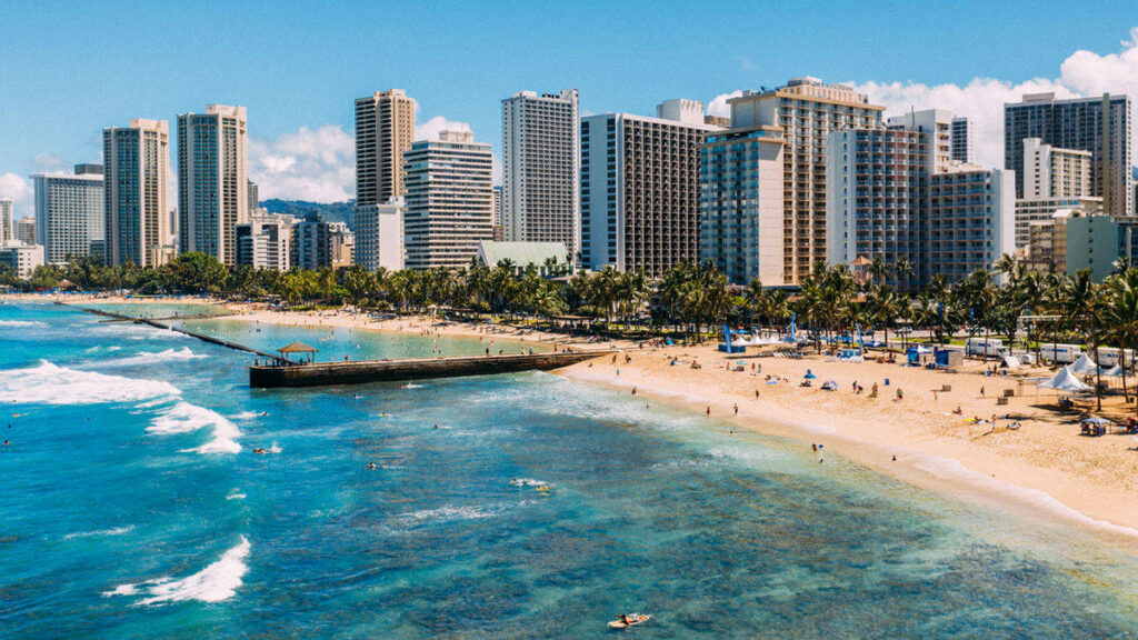 Tropical Paradise Wallpaper: Oahu Beach, Tall Buildings & Palm Trees