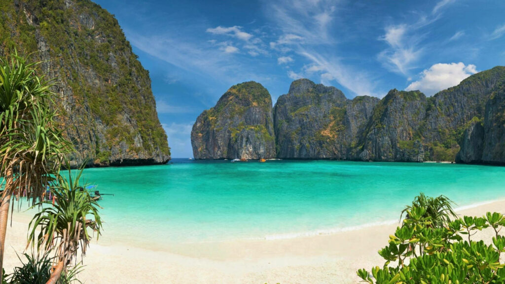 Tropical Paradise Wallpaper: Pristine Beach & Lush Green Cliffs