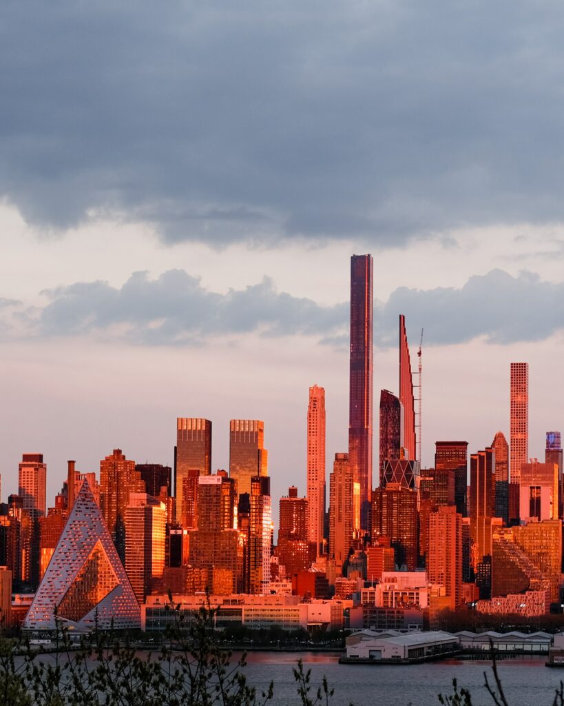 Stunning Twilight City Skyline Wallpaper with Modern Architecture