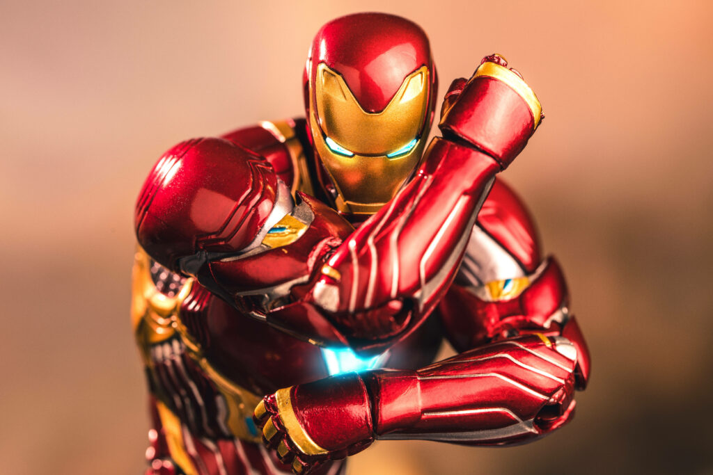 Heart of Gold: Marvel's Striking Iron Man 4k Armor in Red and Gold Wallpaper