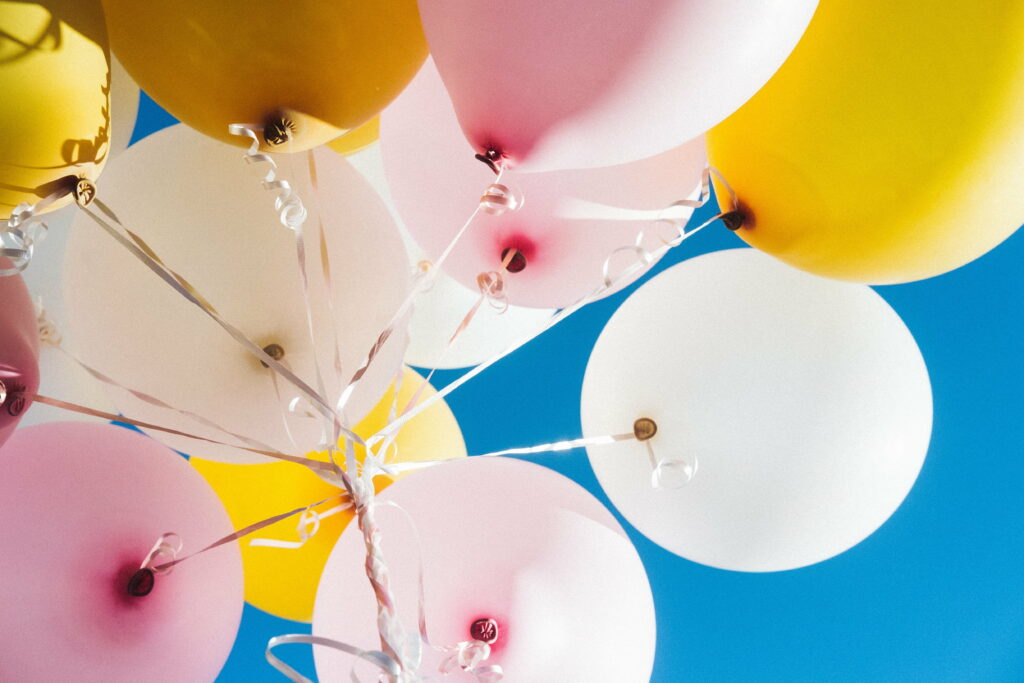 Vibrant Balloon Expedition: Embracing the Sky in a Colorful 4K Wallpaper