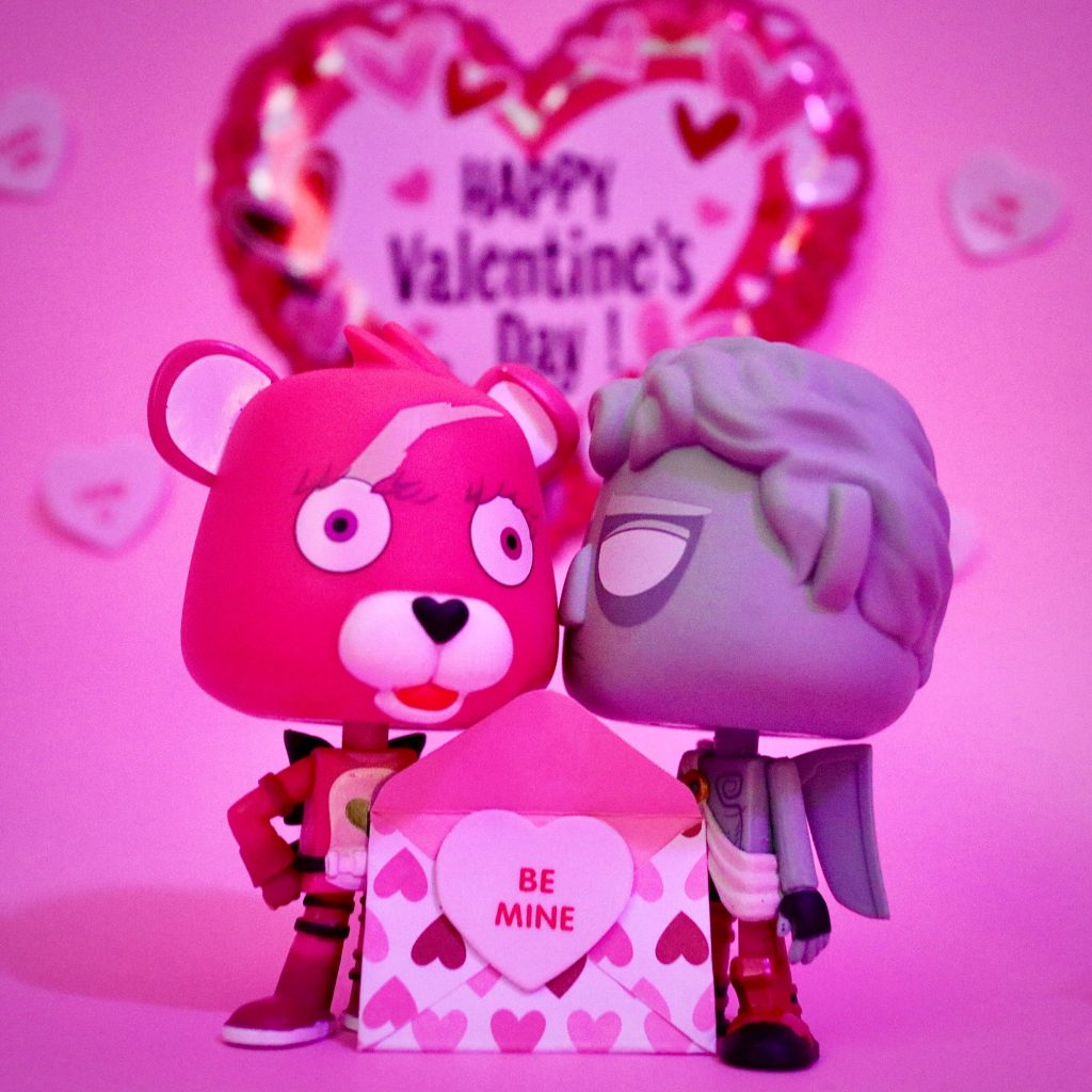 Fortnite Cuddle Team Leader and Love Ranger Funko Pop with Be Mine envelope and heart balloon Wallpaper