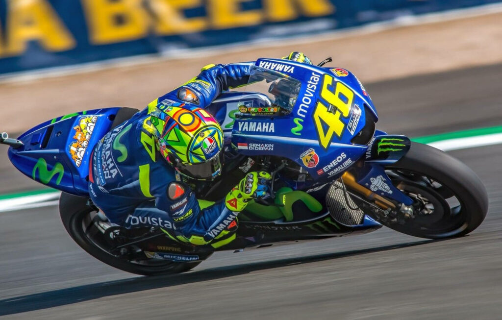 Valentino Rossi Dynamic MotoGP Wallpaper: Speed & Passion in Action