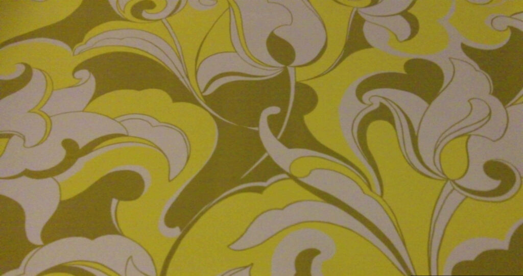 Retro 1960s Vibrant Abstract Wallpaper in Yellow and Olive
