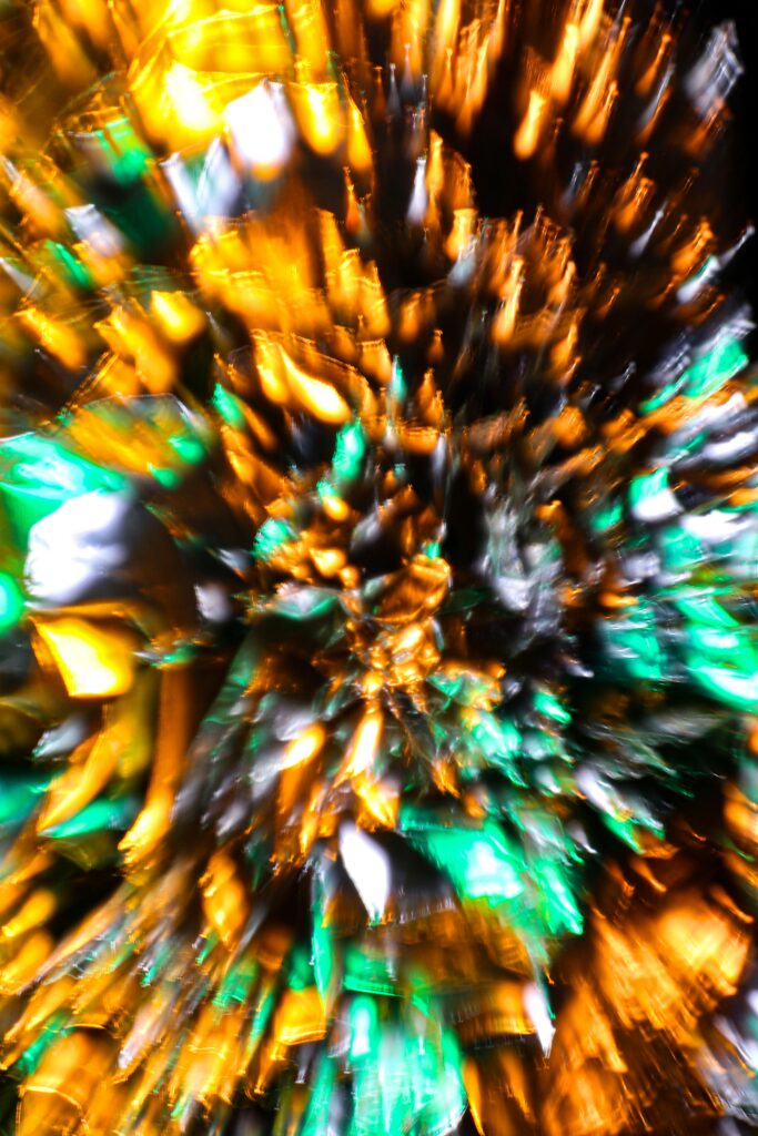Captivating Abstract Wallpaper: Light, Blur & Colorful Dynamics