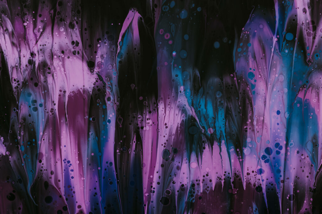 Vibrant 4K Abstract Wallpaper: Purple, Blue & Black Fluid Patterns