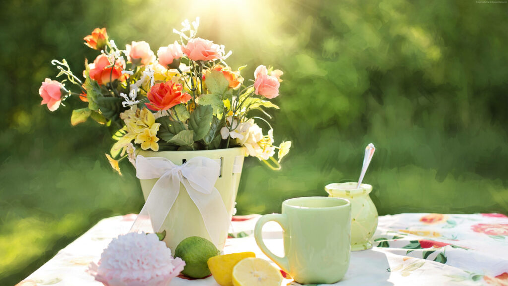 Vibrant Summer Flower Wallpaper: Colorful Blossoms in Sunlit Setting
