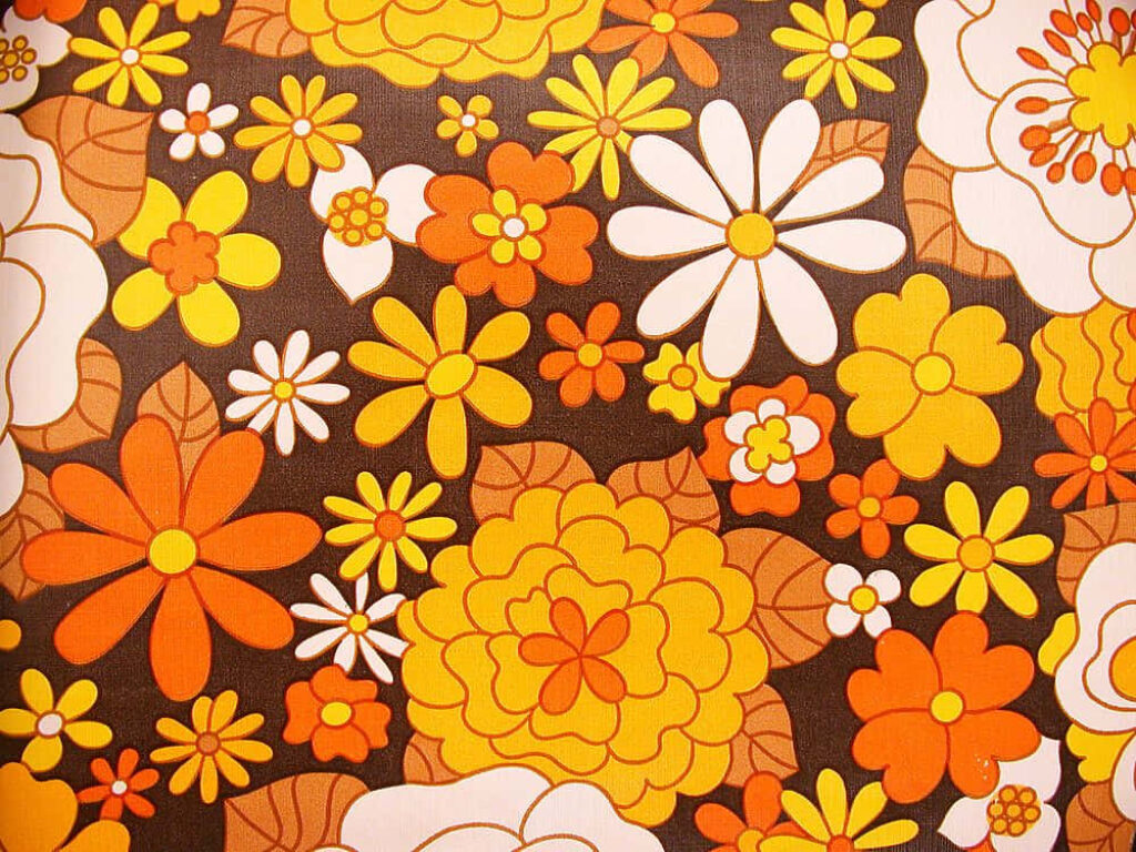 Vibrant Retro Floral Wallpaper - 70s-Inspired Vintage Background