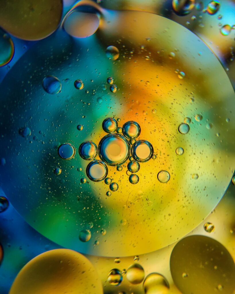 Vibrant Abstract Wallpaper: Bubbles & Circles in Liquid Colors