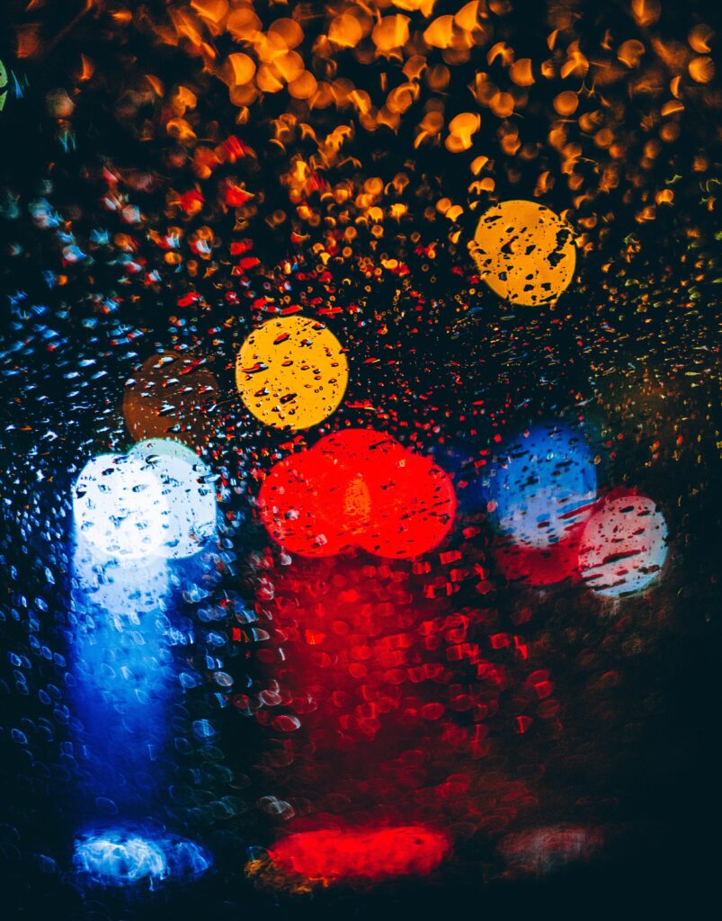 Colorful Circles & Glare: Vibrant Abstract Wallpaper Background