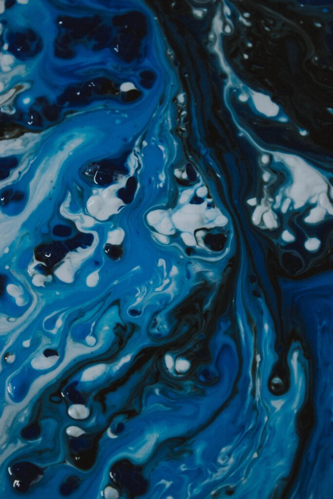 Vibrant Abstract Fluid Wallpaper in Blue, Black & White – HD Background