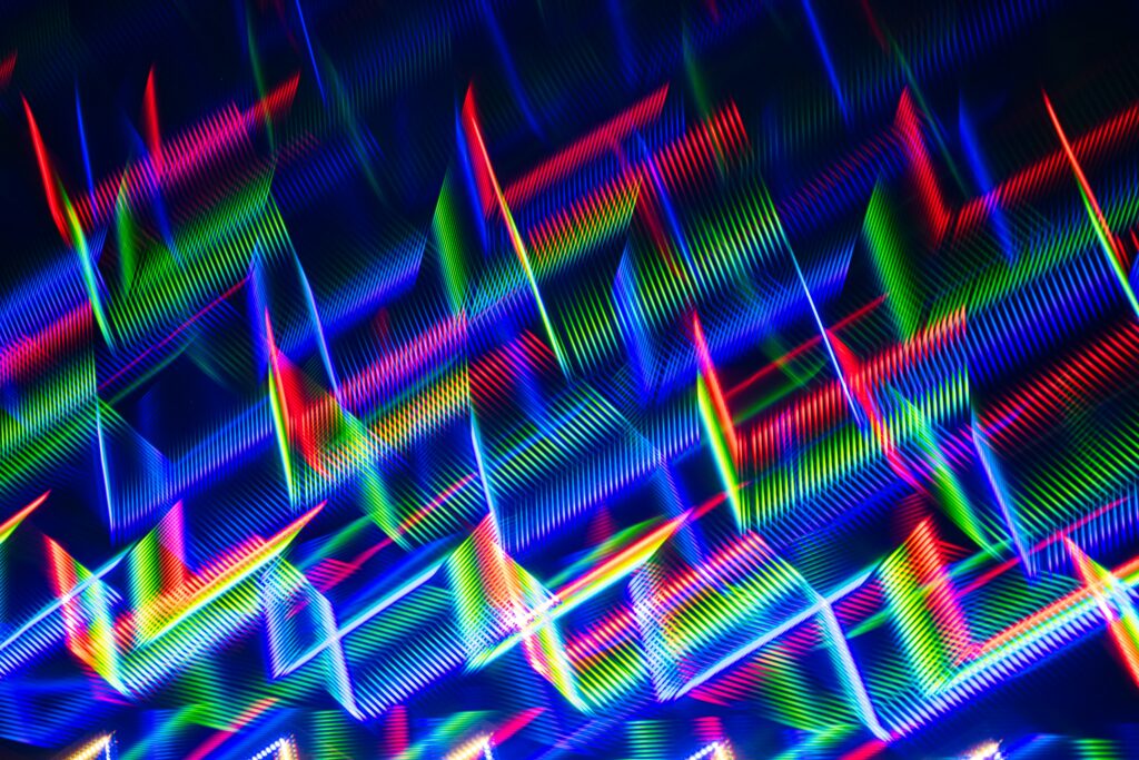 Dynamic Multicolored Abstract Wallpaper with Intersecting Lines