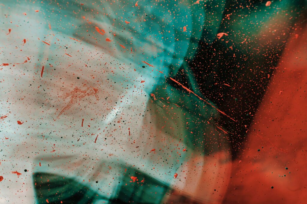 Vibrant Abstract Wallpaper: Dynamic Paint Splashes in Green & Red