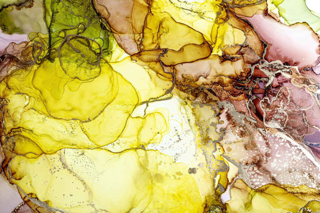 Vibrant Abstract Wallpaper: Fluid Art with Yellow & Green Tones