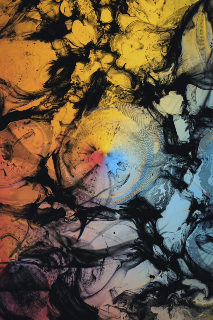 Colorful Abstract Wallpaper: Fluid Paint Stains & Gradient Design