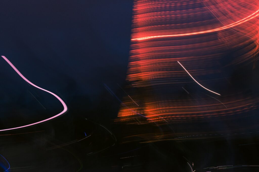 Captivating Abstract Wallpaper: Freezelight & Long Exposure Art