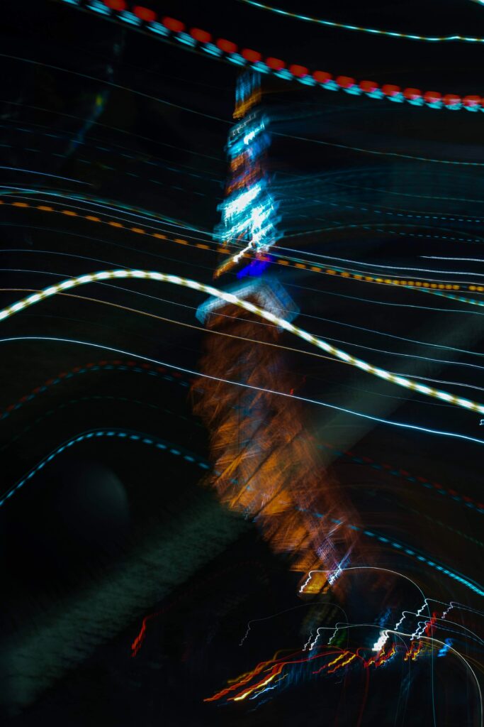 Vibrant Abstract Wallpaper: Dynamic Long Exposure Light Design