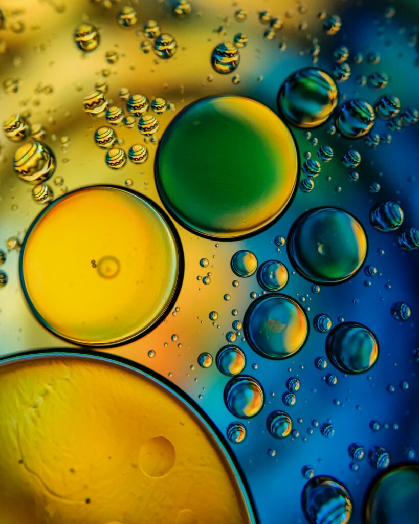Vibrant Abstract Bubble Wallpaper: Colorful Liquid Design Background
