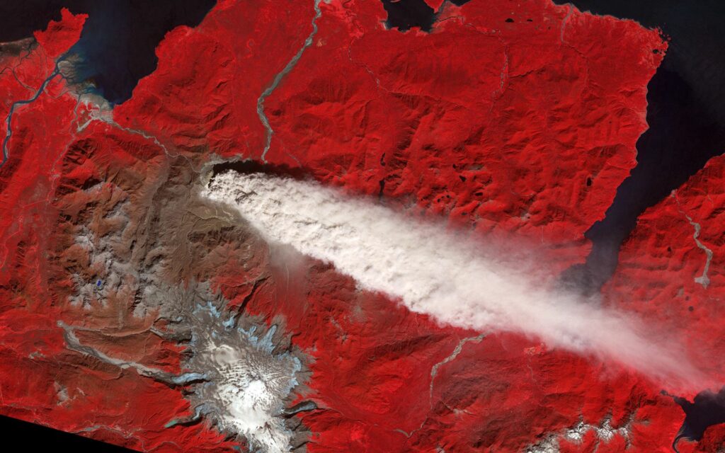 Vibrant Aerial Earth Wallpaper: Red Landscapes & White Clouds