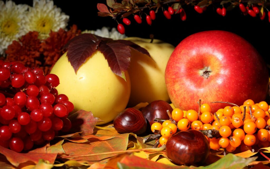 Vibrant Autumn Wallpaper: Apples, Chestnuts & Colorful Foliage