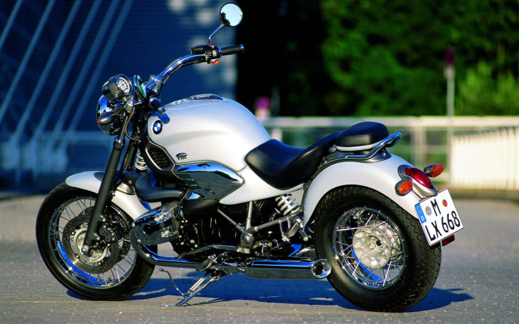 Vibrant BMW Motorcycle Wallpaper: Freedom on the Open Road