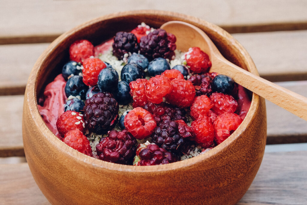 Vibrant Berry Bowl: Healthy Breakfast & Dessert Wallpaper Background