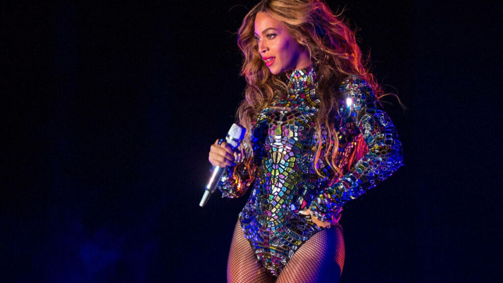 Vibrant Beyoncé Live Wallpaper: Stunning Performance Background