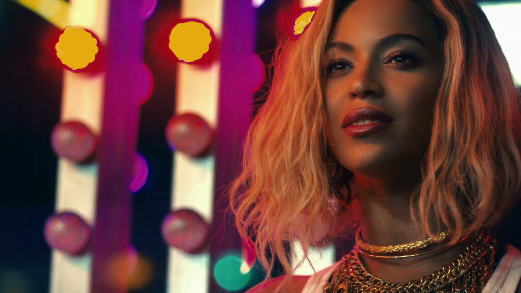 Vibrant Beyoncé Wallpaper from XO Music Video - Colorful Background