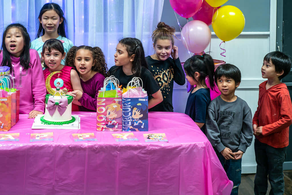 Vibrant Kids Birthday Party Wallpaper: Joyful Celebration Scene