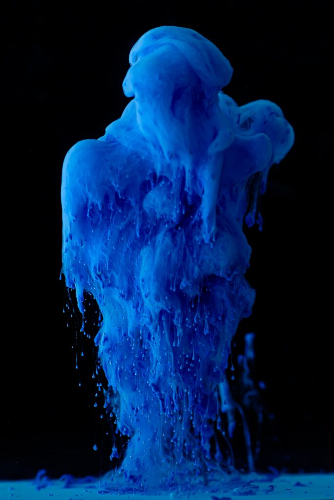 Vibrant Blue Liquid Abstract Wallpaper with Dynamic Paint Textures