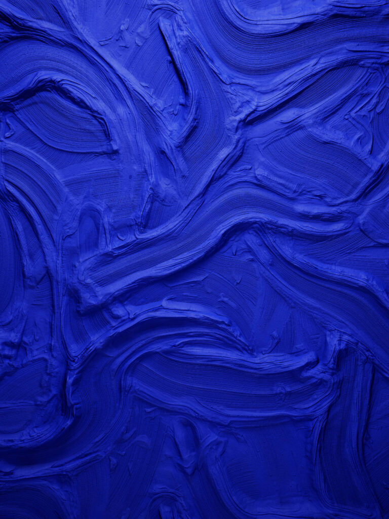 Bold Blue Textured Strokes Wallpaper - Vibrant Artistic Canvas