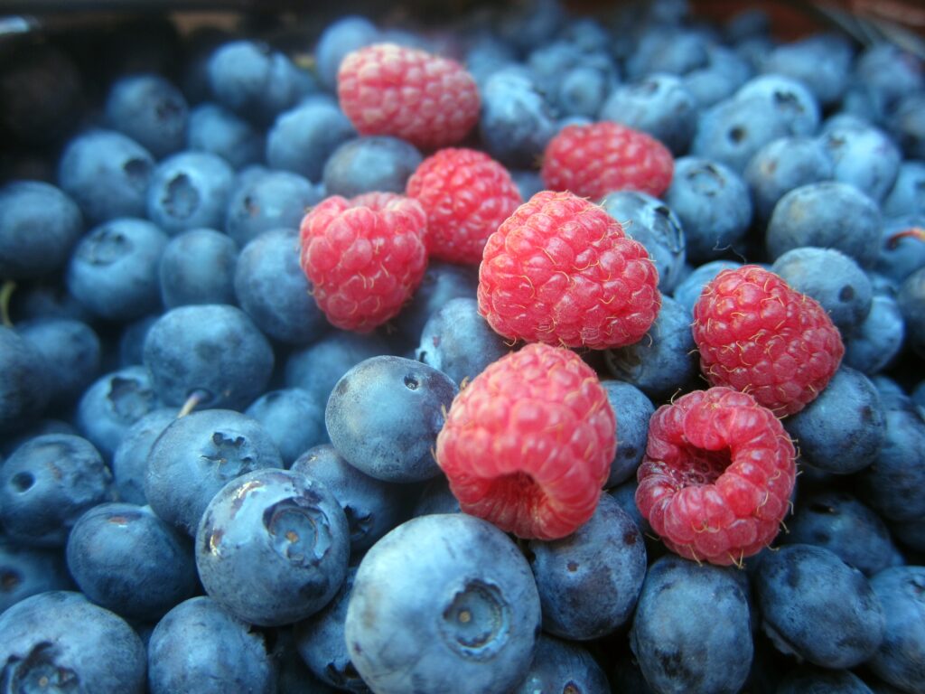 Vibrant Blueberries & Raspberries Wallpaper Background - Fresh Textures