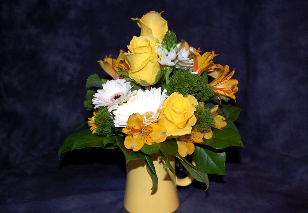 Vibrant Bouquet Wallpaper: Yellow Roses, White Gerberas, Orange Alstroemeria