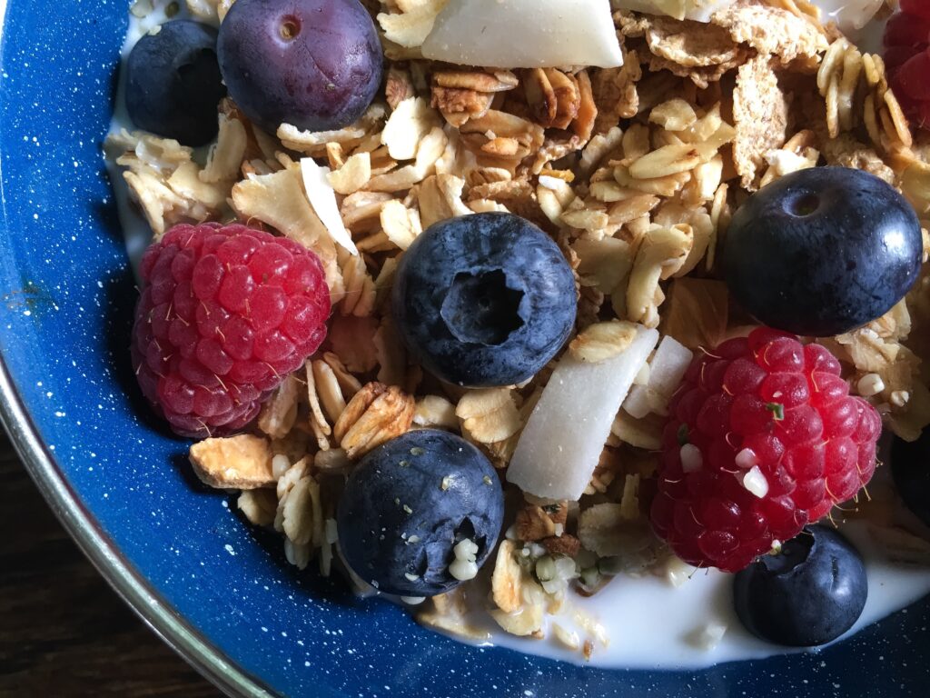 Vibrant Cereal Wallpaper: Granola, Blueberries & Raspberries Delight