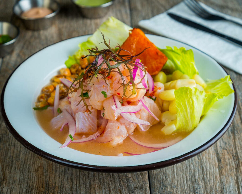 Vibrant Ceviche Wallpaper: Colorful Seafood Platter Background