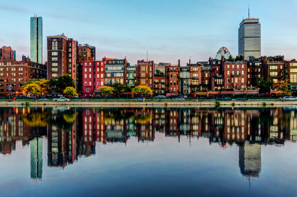 Vibrant Cityscape Wallpaper: Colorful Buildings & Reflections