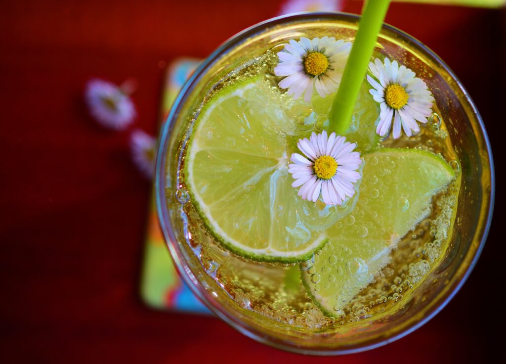 Colorful Cocktail Wallpaper: Lime, Ice & Chamomile Flowers