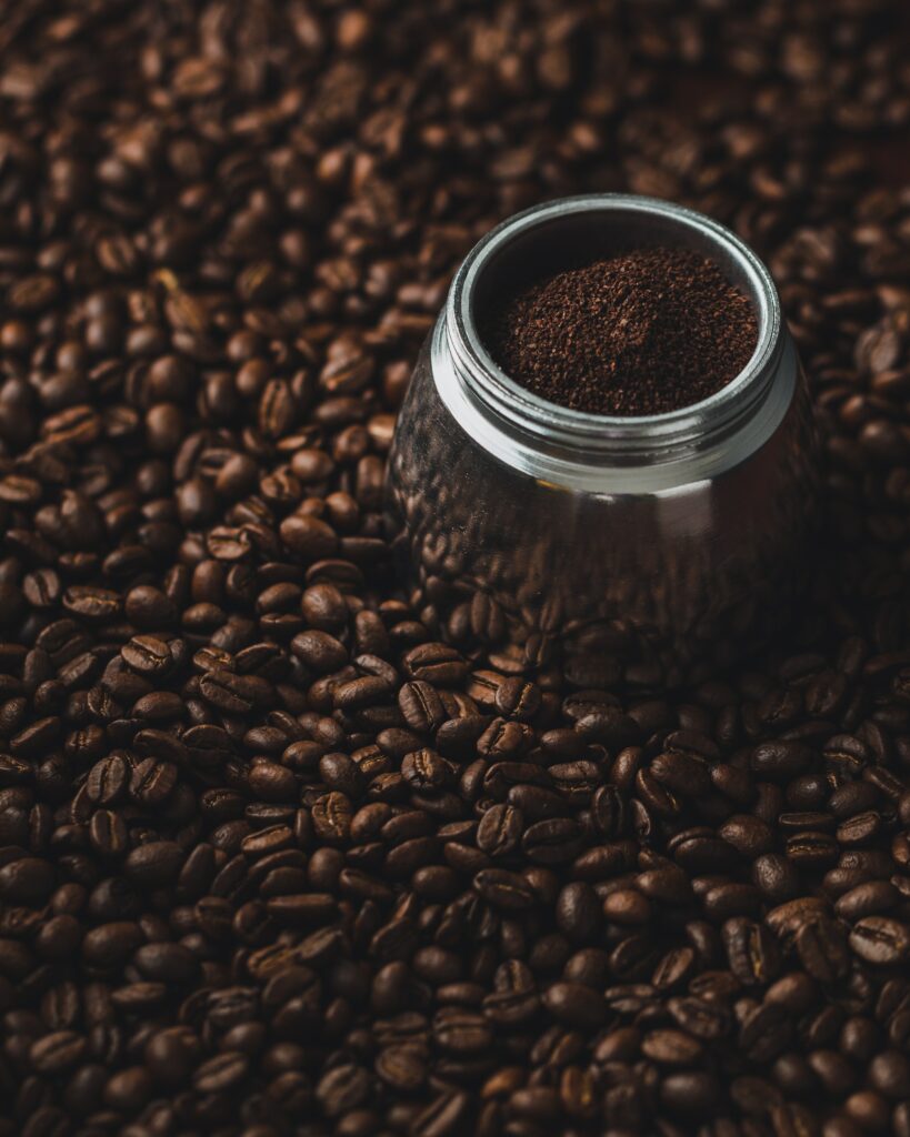 Vibrant Coffee Wallpaper: Freshly Roasted Beans & Ground Coffee