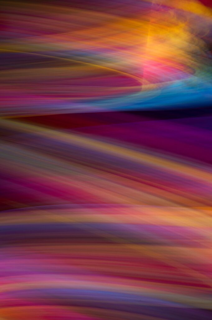Vibrant Abstract Wallpaper: Colorful Streaks & Blurred Light Trails