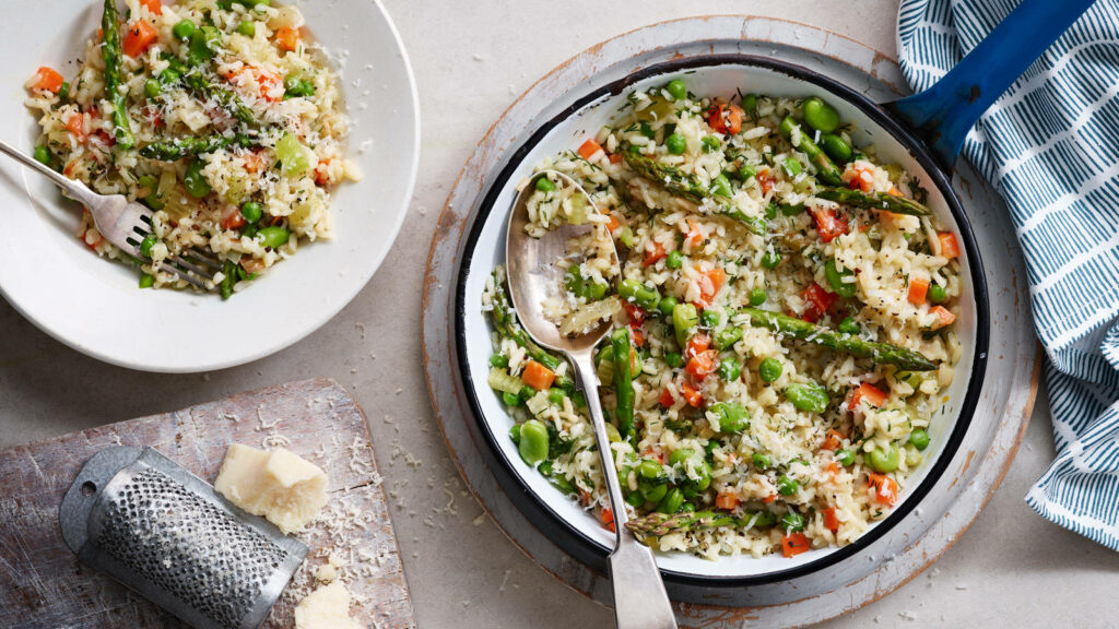 Vibrant Wallpaper: Creamy Risotto with Fresh Greens & Veggies
